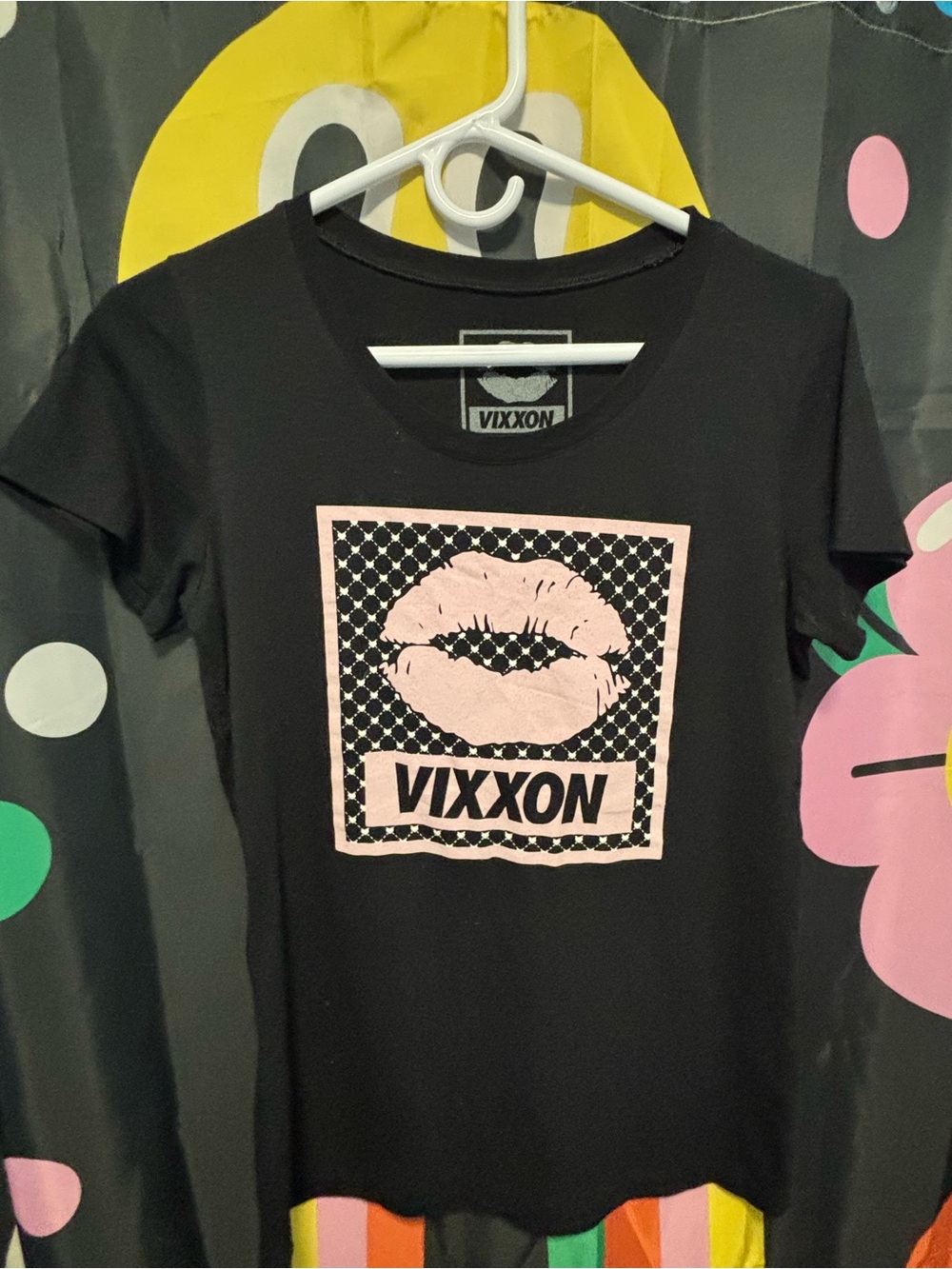 DIXXON Black Tee with Pink Lip Graphic